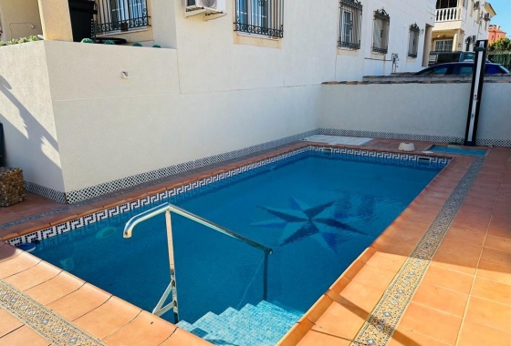 Resale - Bungalow - Orihuela Costa - Villamartín