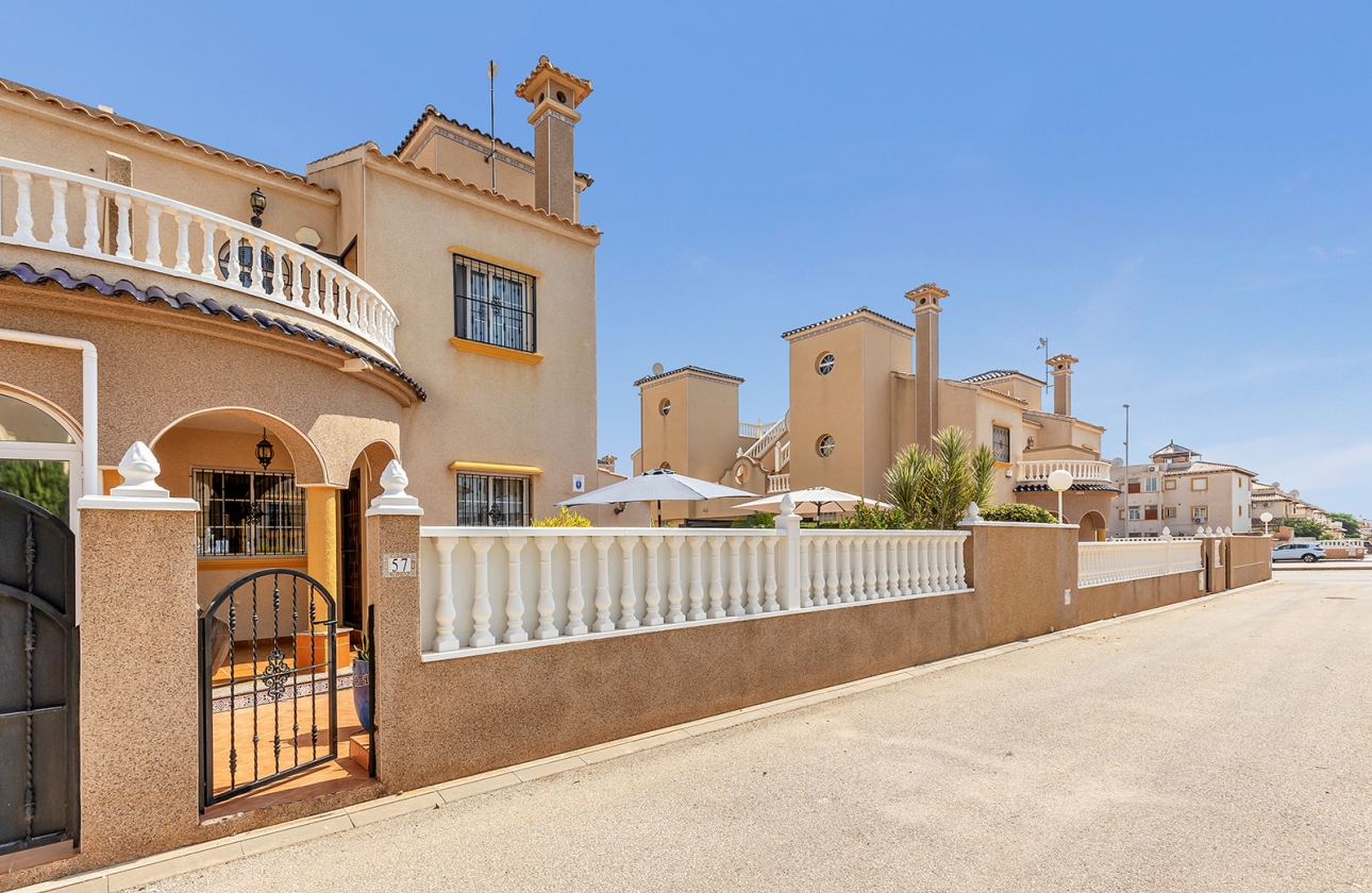 Resale - Villa - Orihuela Costa - Lomas de Cabo Roig