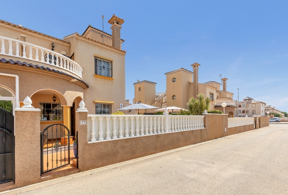 Rynek wtórny - Villa - Orihuela Costa - Lomas de Cabo Roig