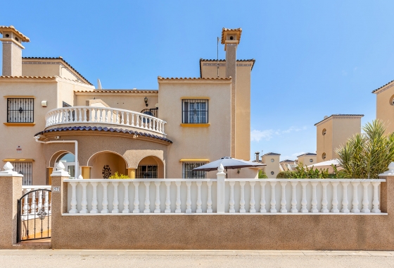 Rynek wtórny - Villa - Orihuela Costa - Lomas de Cabo Roig