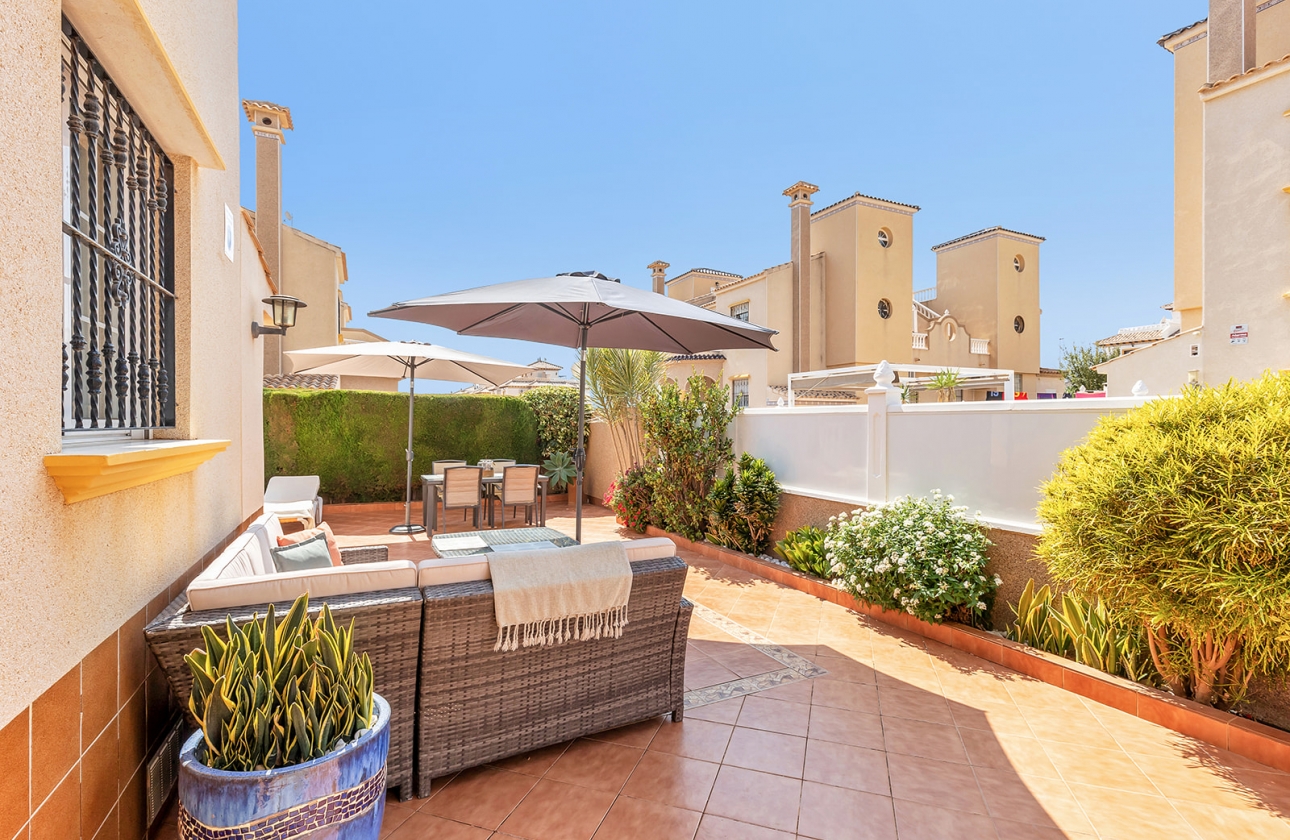 Rynek wtórny - Villa - Orihuela Costa - Lomas de Cabo Roig