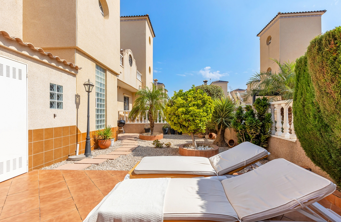 Rynek wtórny - Villa - Orihuela Costa - Lomas de Cabo Roig