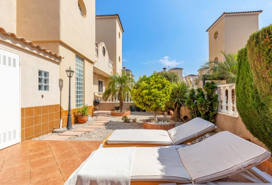 Resale - Villa - Orihuela Costa - Lomas de Cabo Roig