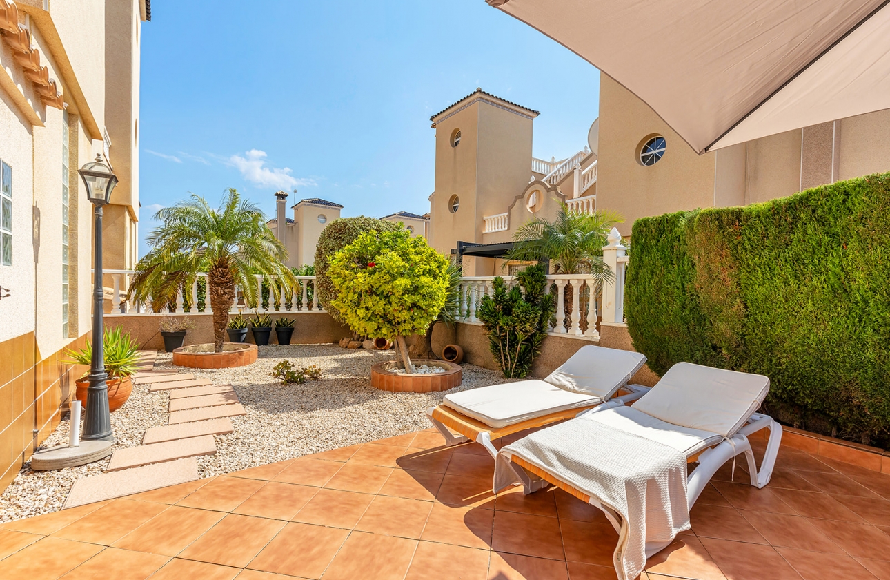 Rynek wtórny - Villa - Orihuela Costa - Lomas de Cabo Roig