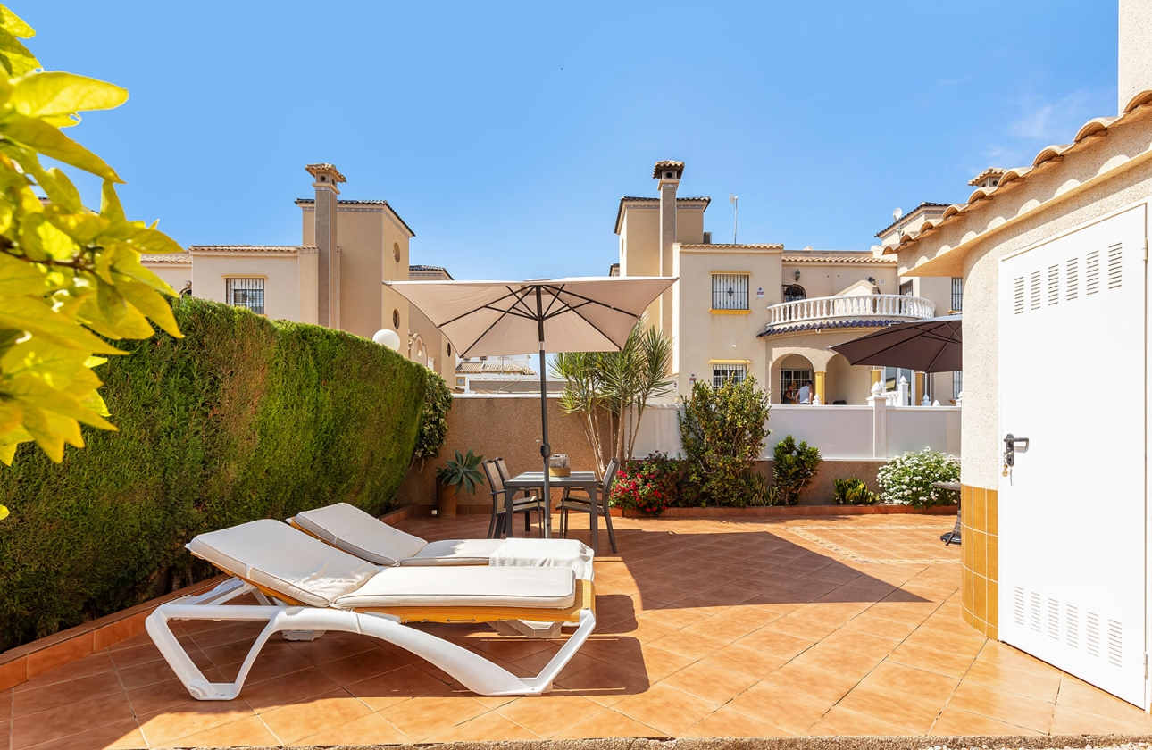 Rynek wtórny - Villa - Orihuela Costa - Lomas de Cabo Roig