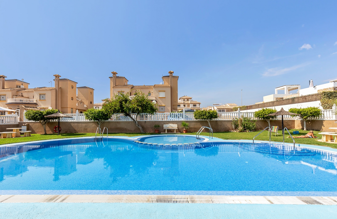 Rynek wtórny - Villa - Orihuela Costa - Lomas de Cabo Roig