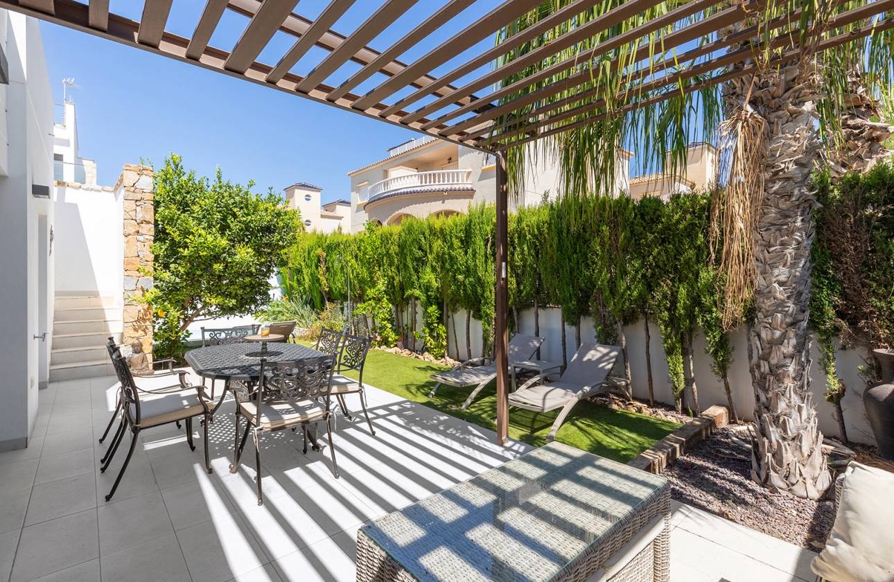 Rynek wtórny - Villa - Orihuela Costa - Lomas de Cabo Roig