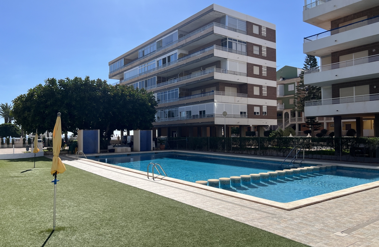 Resale - Apartment - Torrevieja - La Veleta