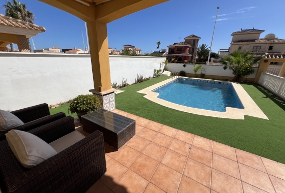 Rynek wtórny - Villa - Orihuela Costa - La Zenia