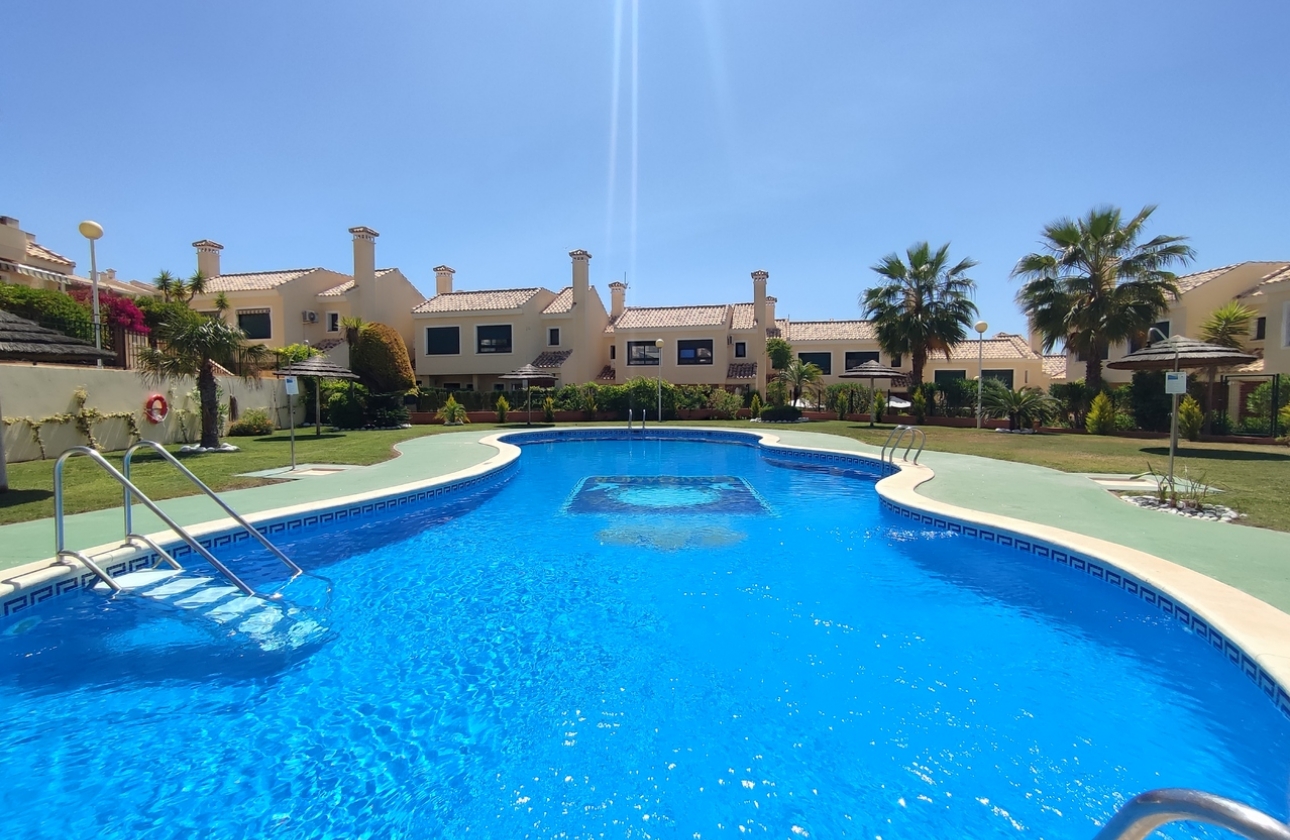 Resale - Apartment - Orihuela Costa - Campoamor Golf