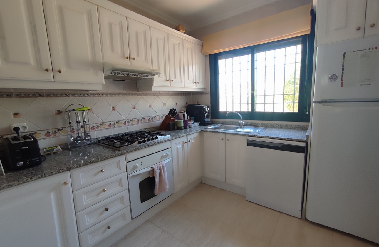 Resale - Apartment - Orihuela Costa - Campoamor Golf