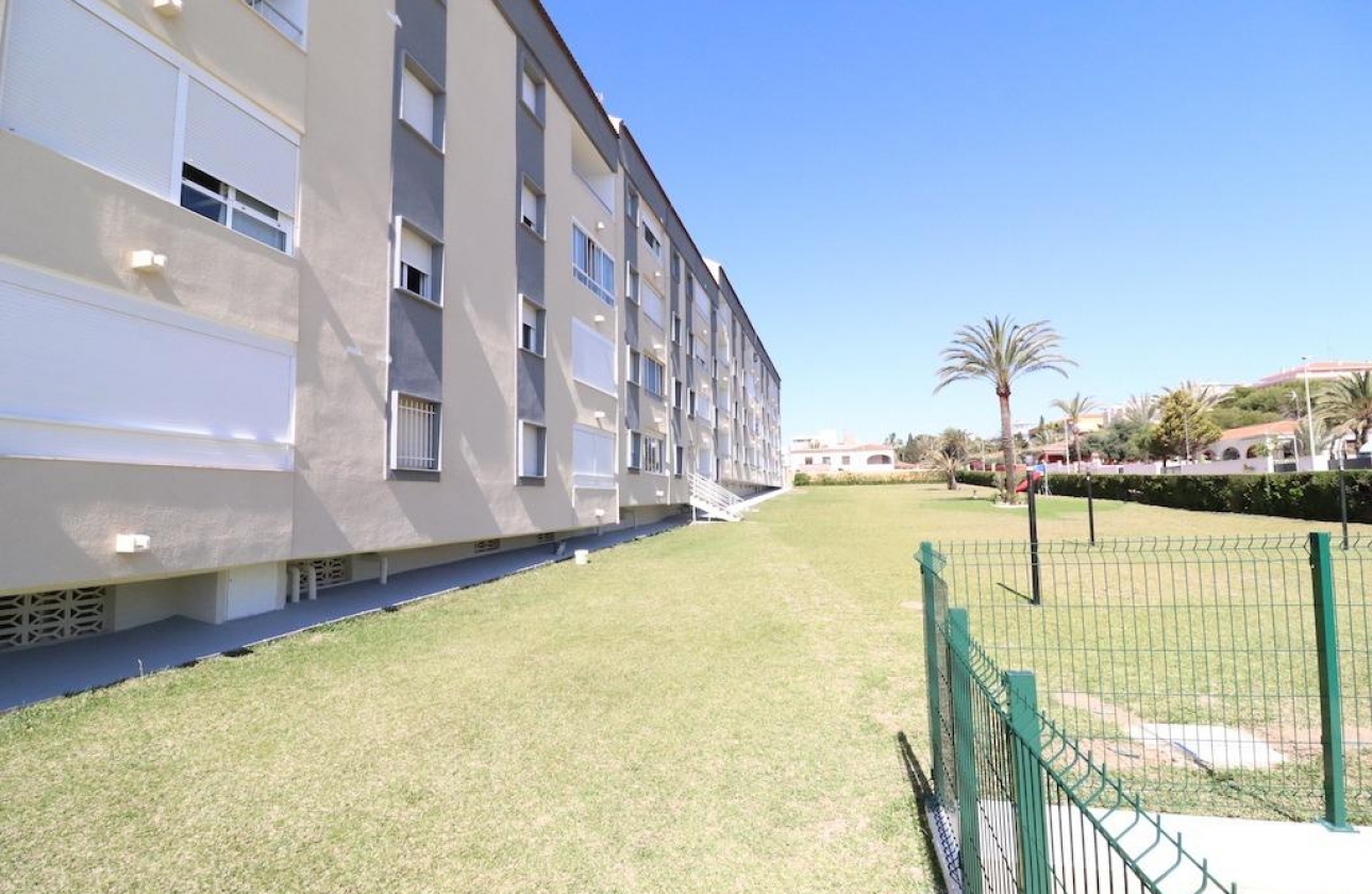 Resale - Apartment - Torrevieja - Punta Prima