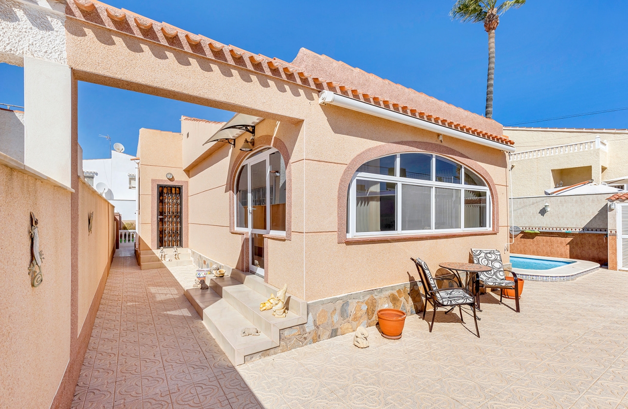 Resale - Villa - Torrevieja - La siesta