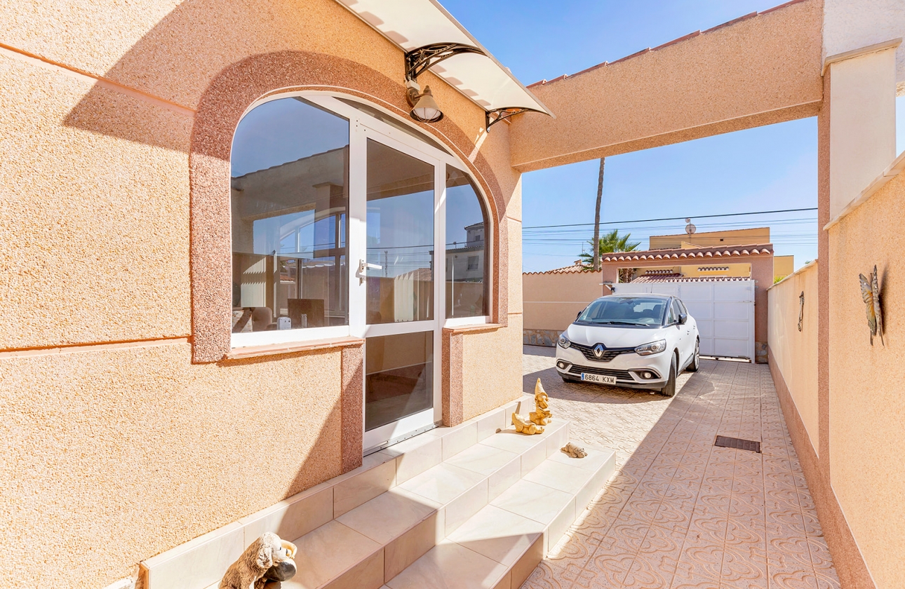 Resale - Villa - Torrevieja - La siesta