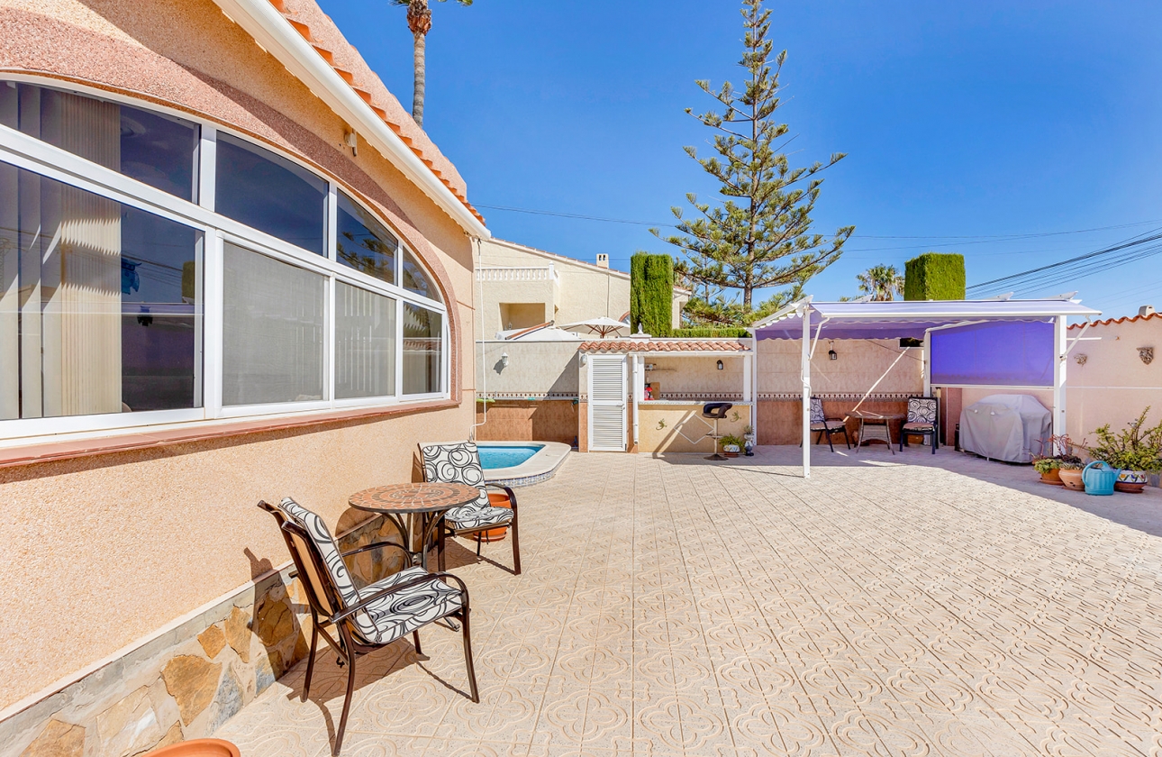 Resale - Villa - Torrevieja - La siesta