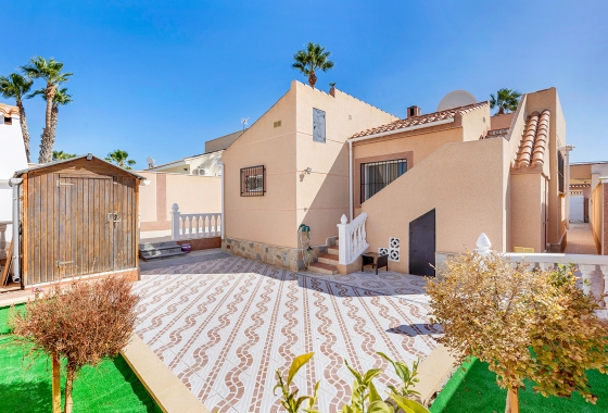 Resale - Villa - Torrevieja - La siesta