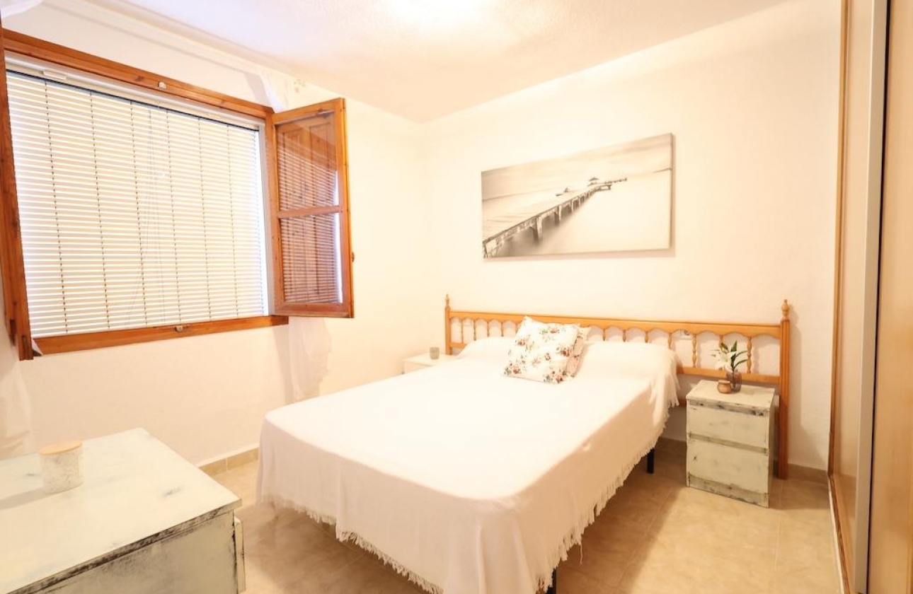 Resale - Bungalow - Orihuela Costa - Cabo Roig