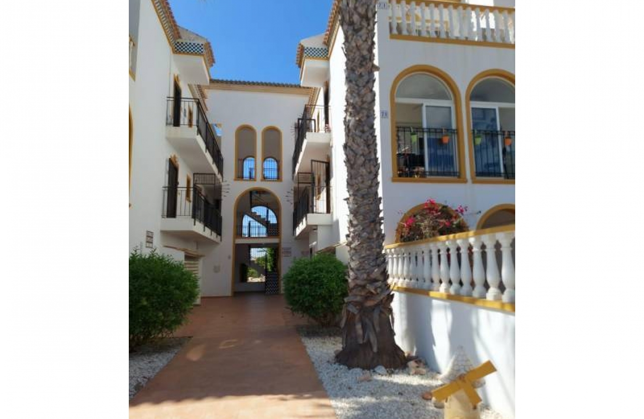 Resale - Apartment - Orihuela Costa - La Zenia