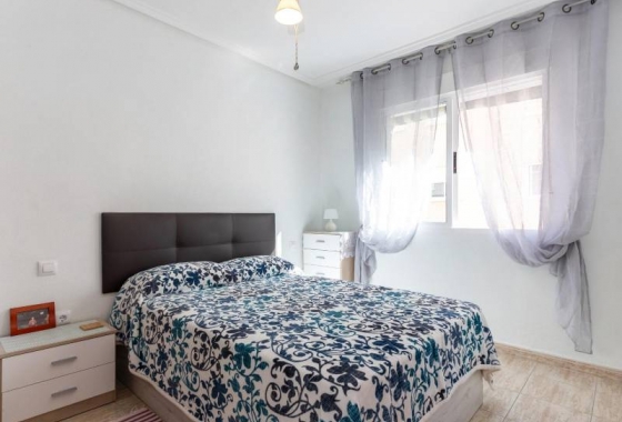 Resale - Apartment - Torrevieja - Estacion de autobuses