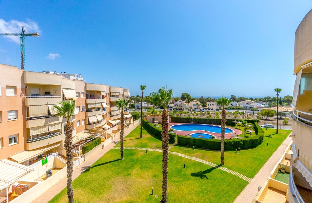 Resale - Apartment - Orihuela Costa - Campoamor