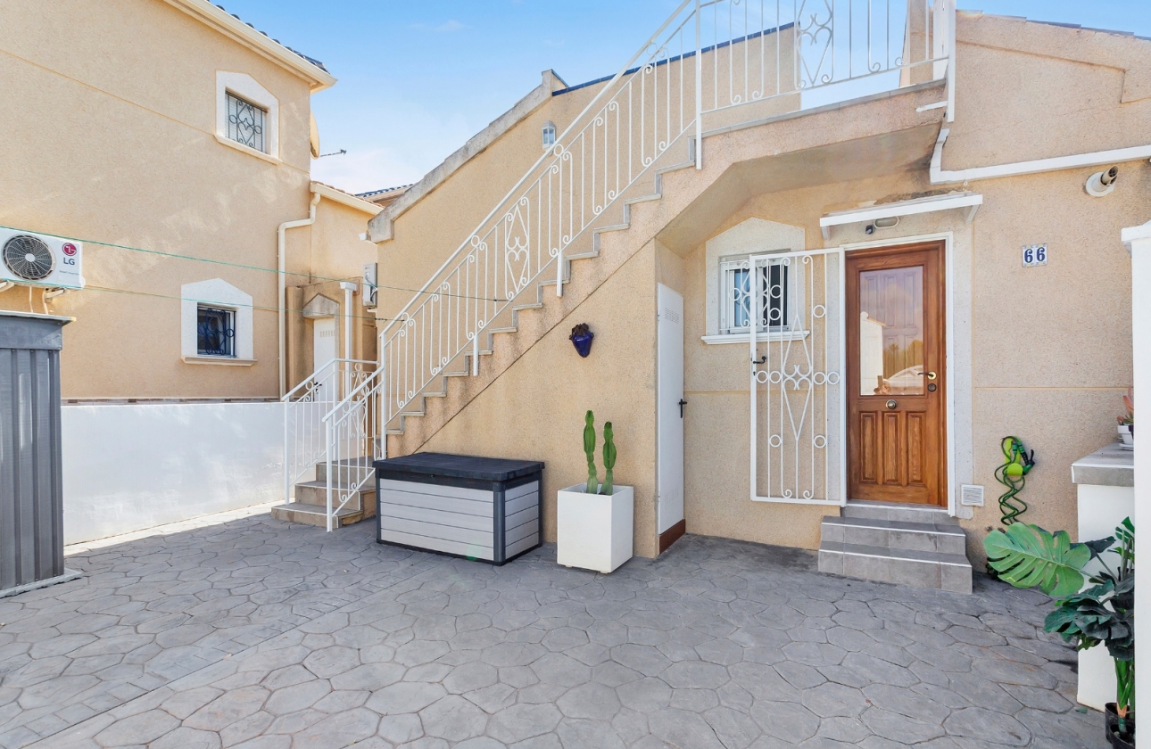 Resale - Villa - Torrevieja - Los Altos