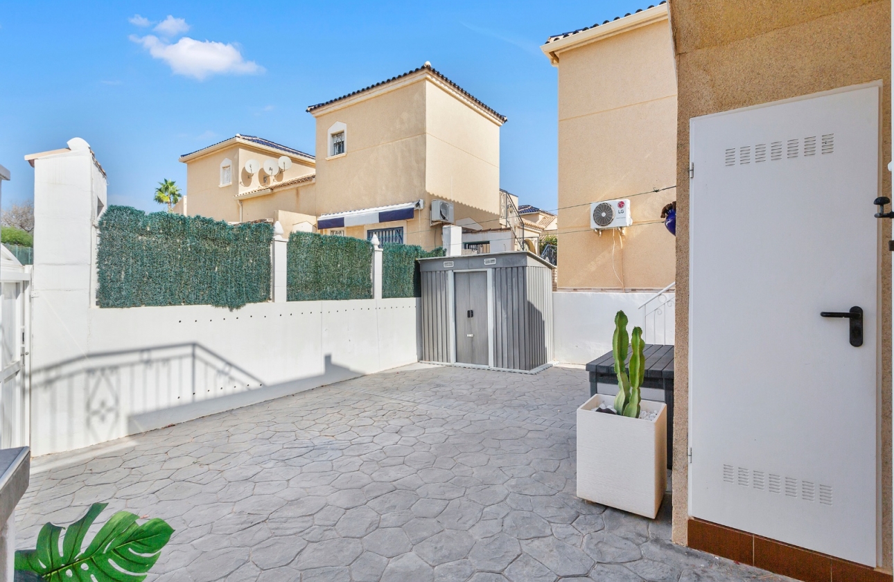 Resale - Villa - Torrevieja - Los Altos