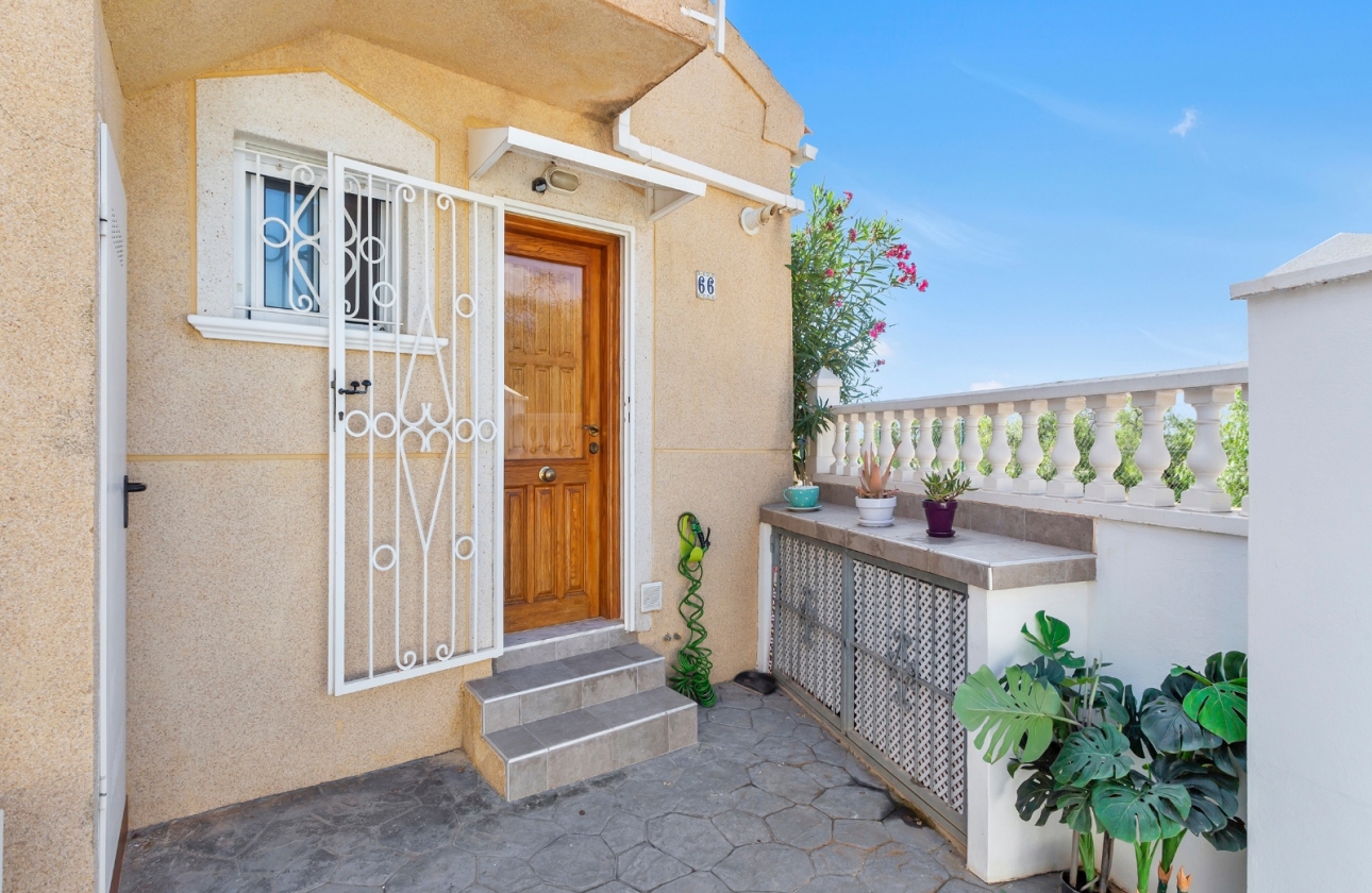 Resale - Villa - Torrevieja - Los Altos