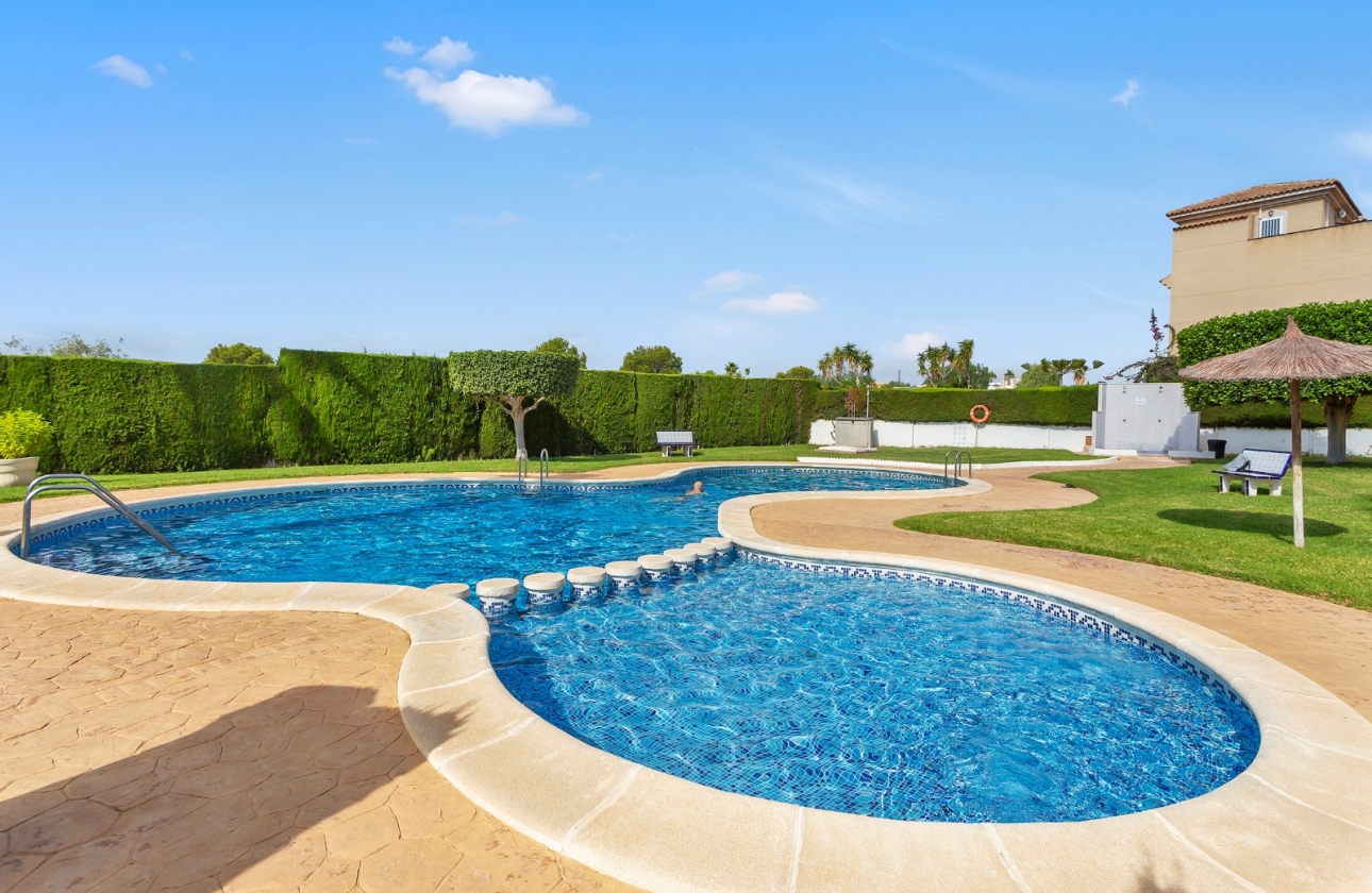 Resale - Villa - Torrevieja - Los Altos