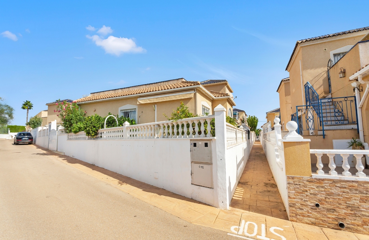 Rynek wtórny - Villa - Torrevieja - Los Altos