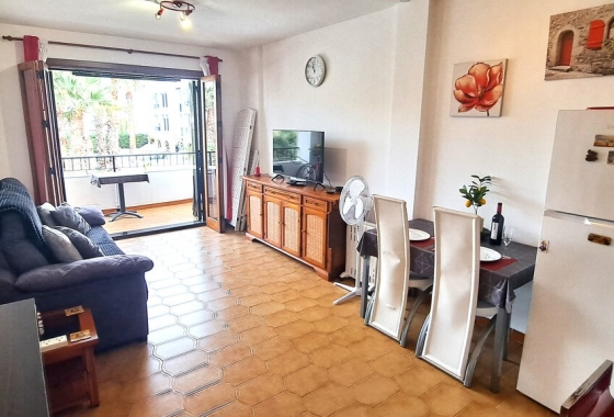 Resale - Apartment - Orihuela Costa - Villamartín