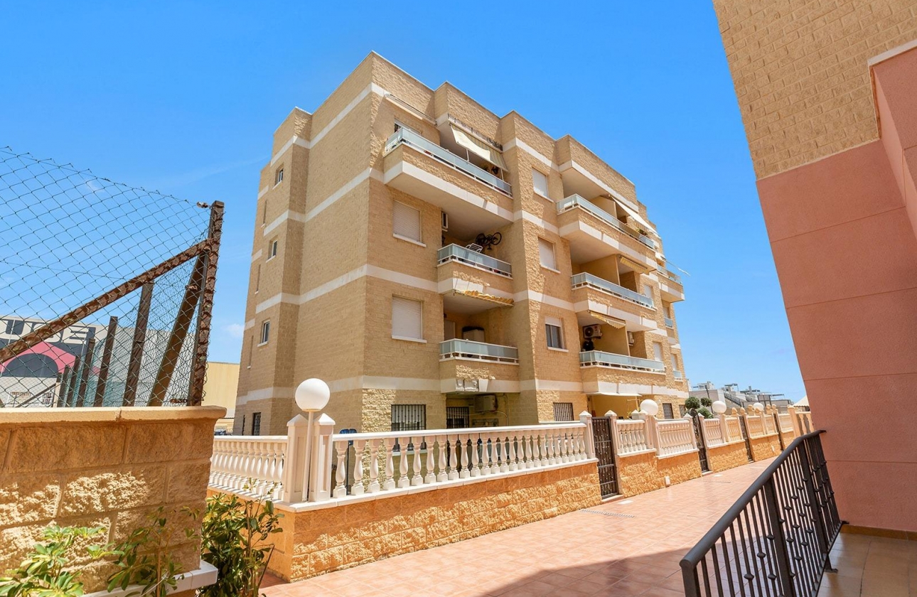 Resale - Apartment - Torrevieja - Sector 25