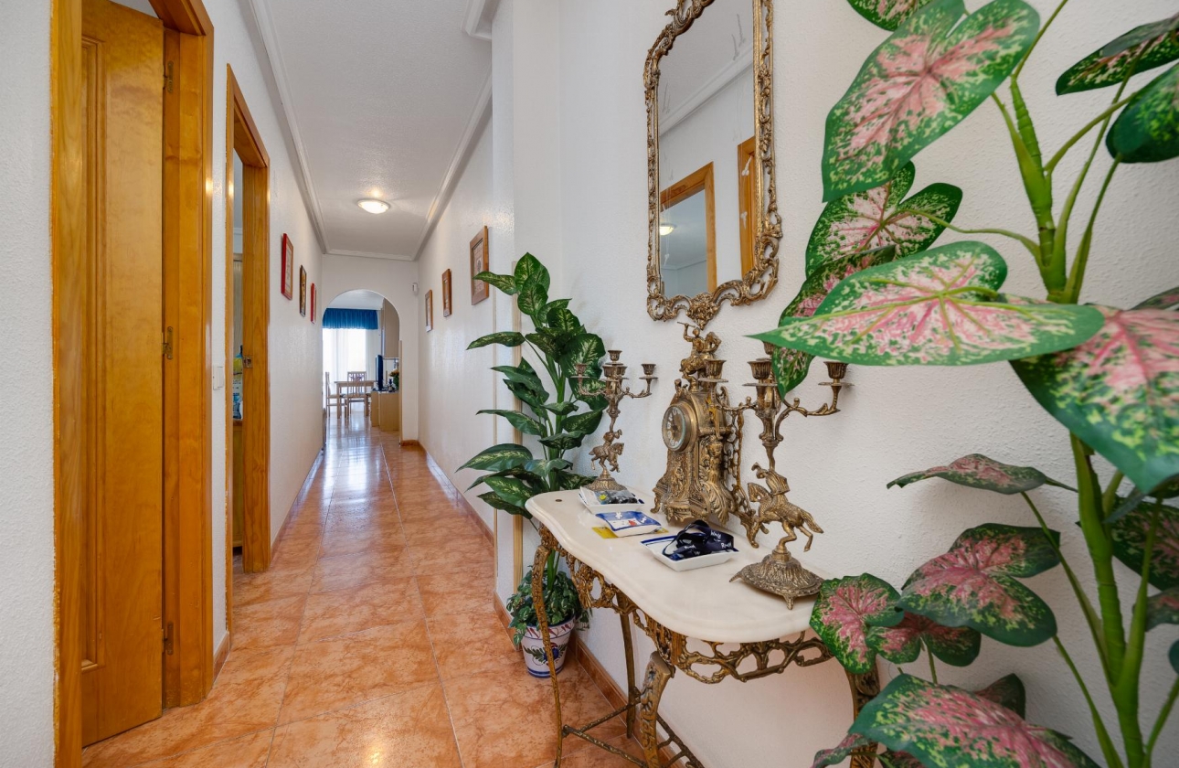 Resale - Apartment - Torrevieja - Centro