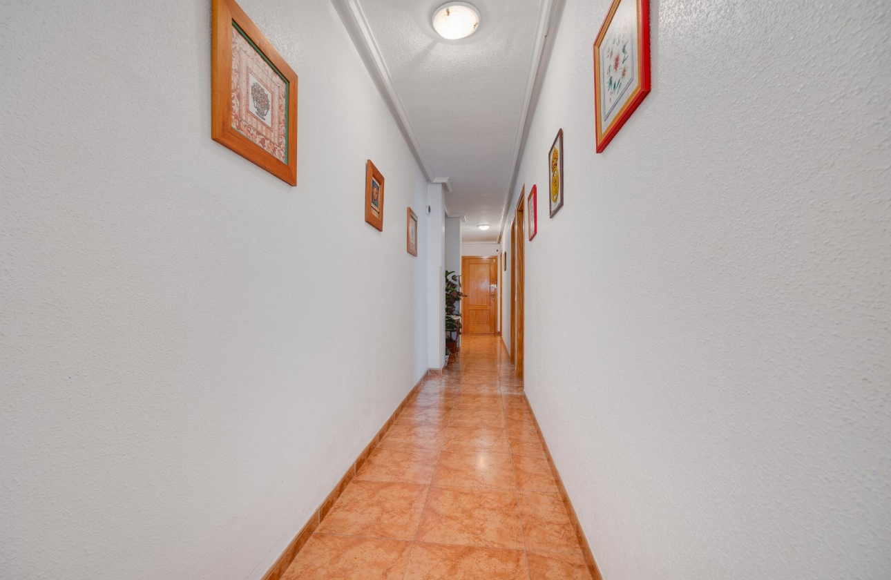 Resale - Apartment - Torrevieja - Centro