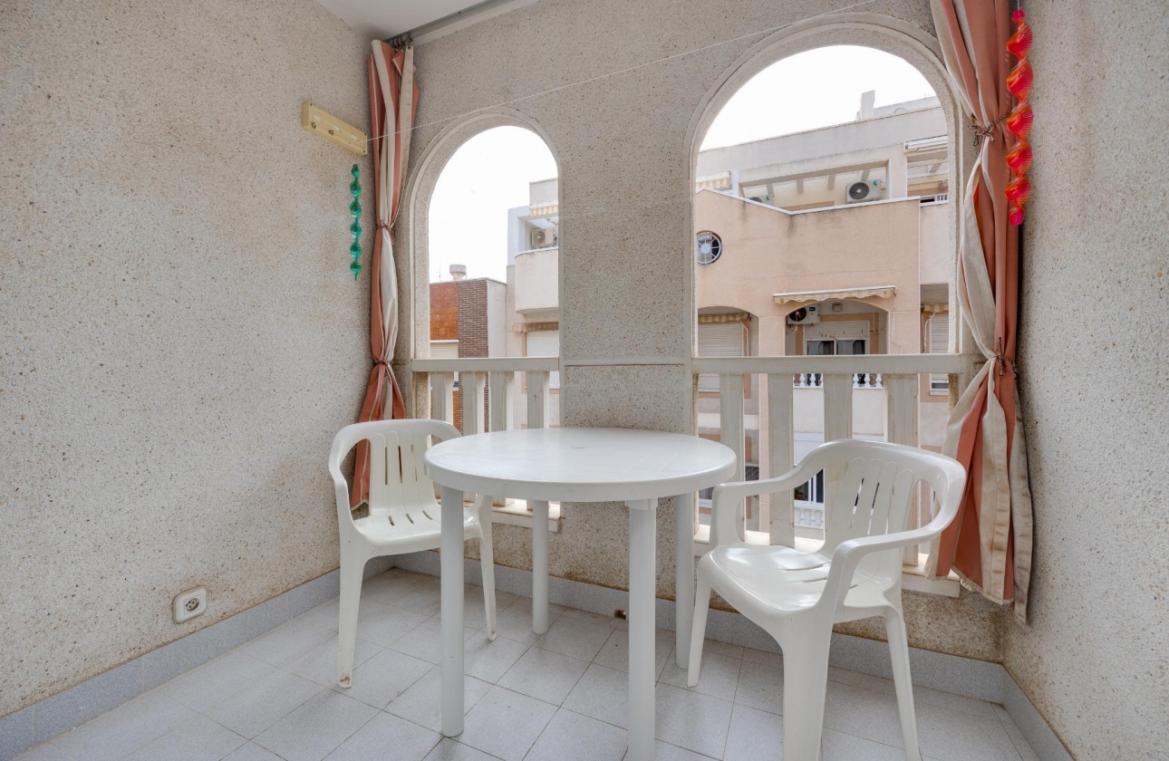 Rynek wtórny - Apartament - Torrevieja - Playa De Los Naufragos