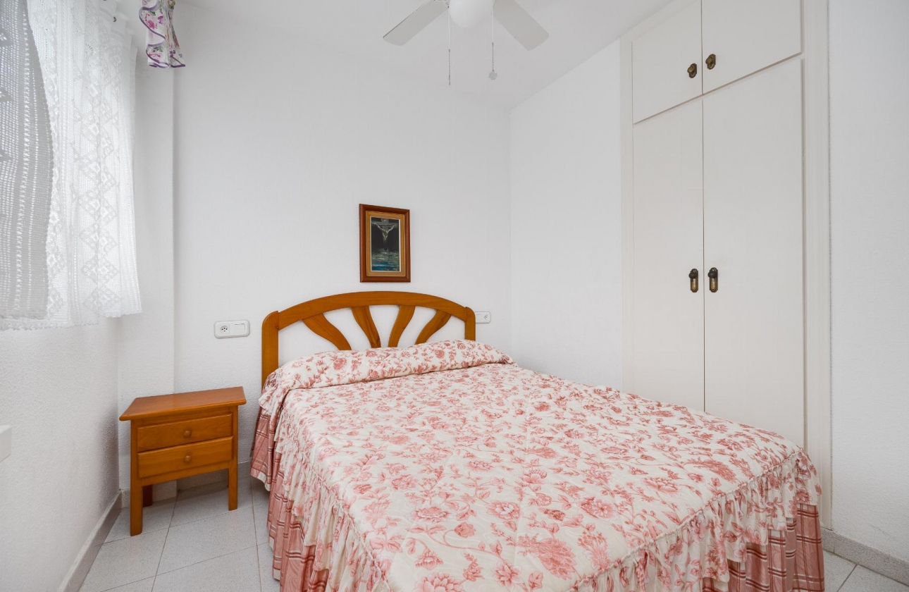 Rynek wtórny - Apartament - Torrevieja - Playa De Los Naufragos