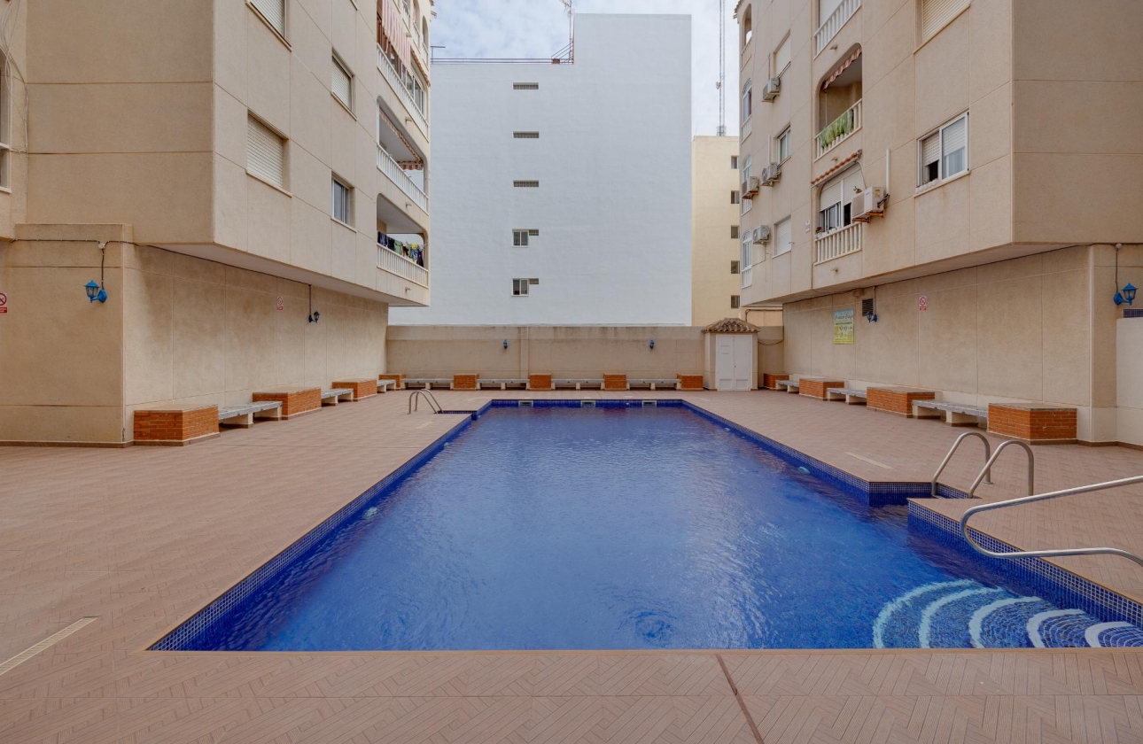 Rynek wtórny - Apartament - Torrevieja - Playa De Los Naufragos