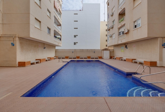 Rynek wtórny - Apartament - Torrevieja - Playa De Los Naufragos