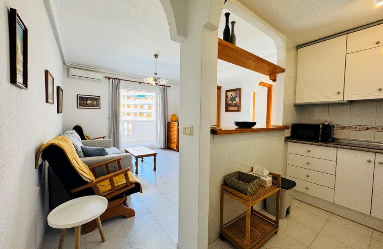 Resale - Apartment - Torrevieja - La Mata