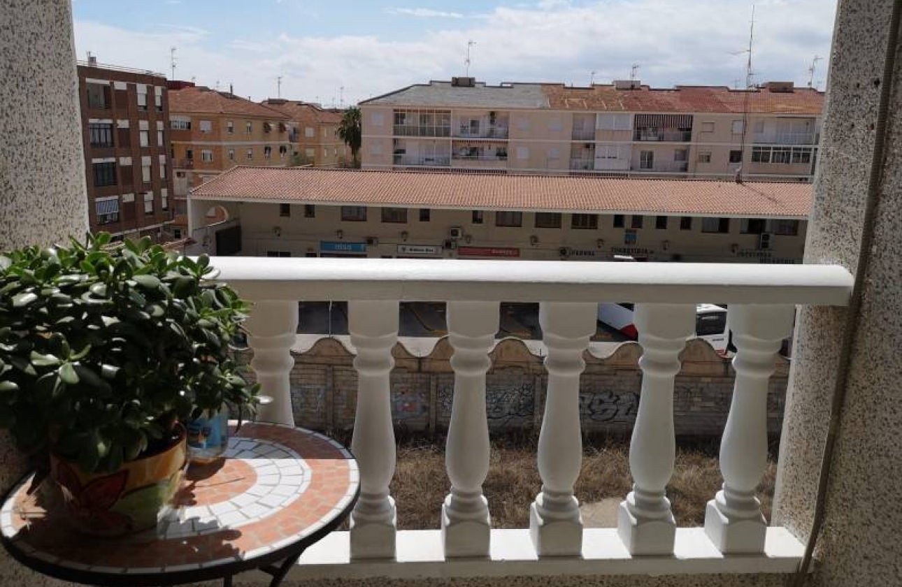 Resale - Apartment - Torrevieja - Estacion de autobuses