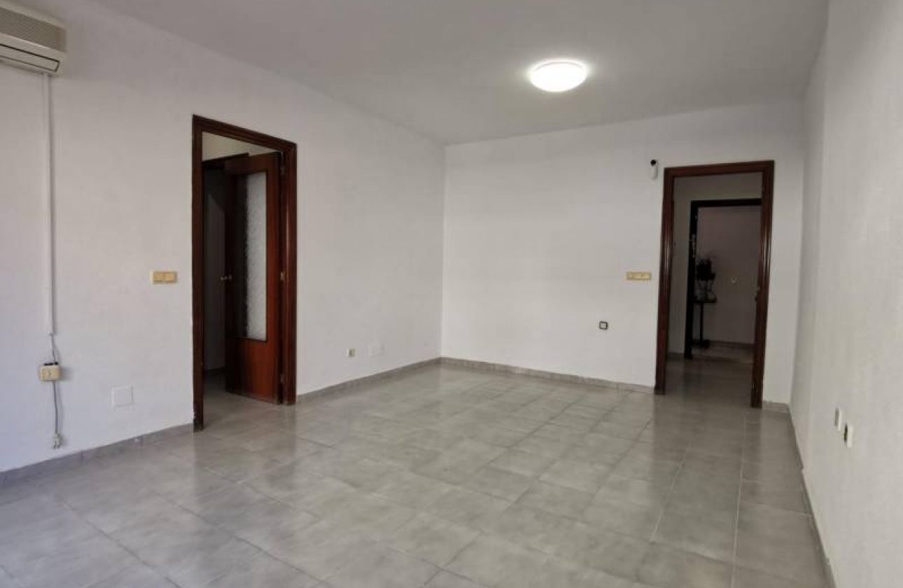 Rynek wtórny - Apartament - Torrevieja - Estacion de autobuses