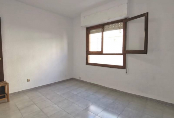 Resale - Apartment - Torrevieja - Estacion de autobuses