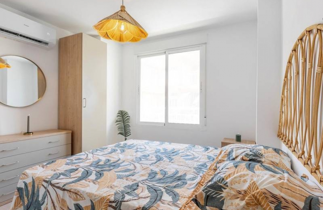 Rynek wtórny - Apartament - Torrevieja - Playa De Los Naufragos