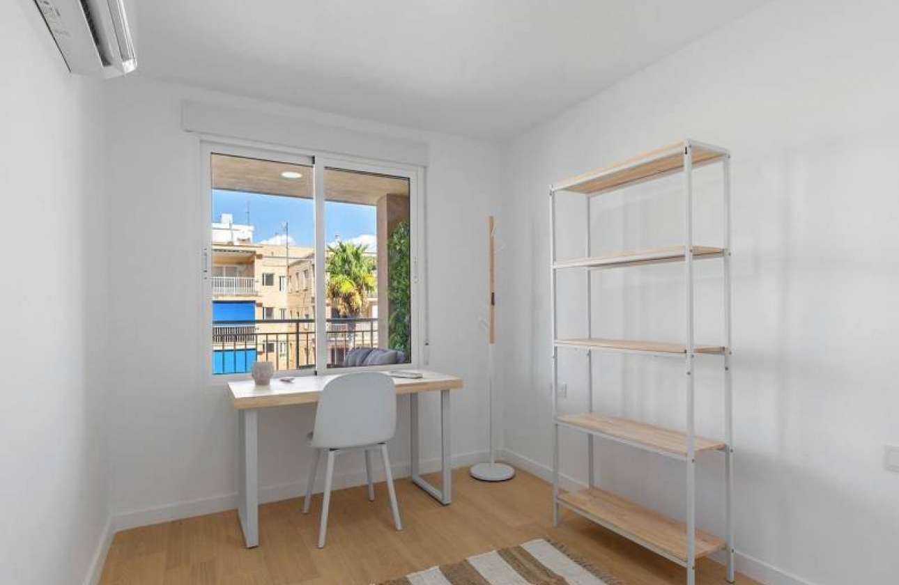 Rynek wtórny - Apartament - Torrevieja - Playa De Los Naufragos