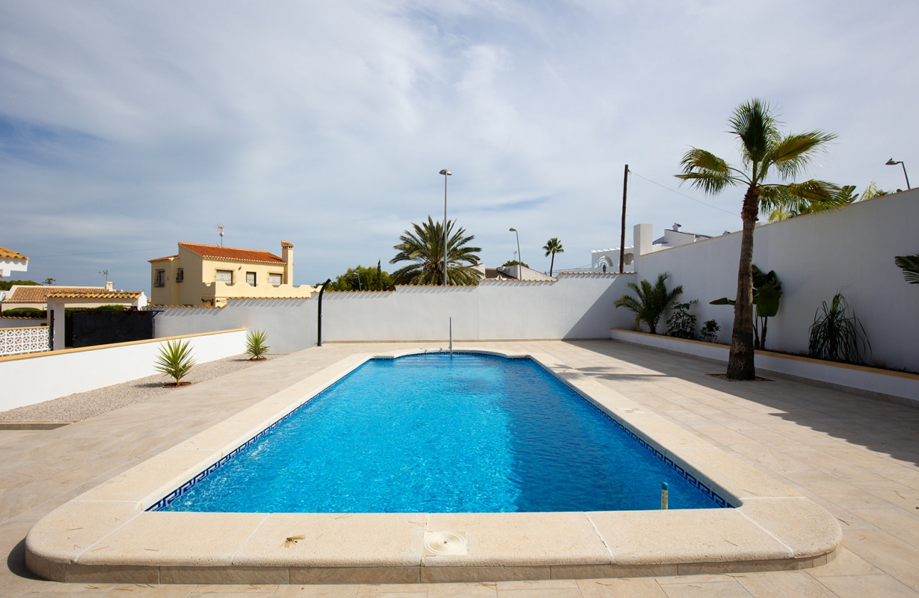 Reventa - Villa - Torrevieja - Los Balcones