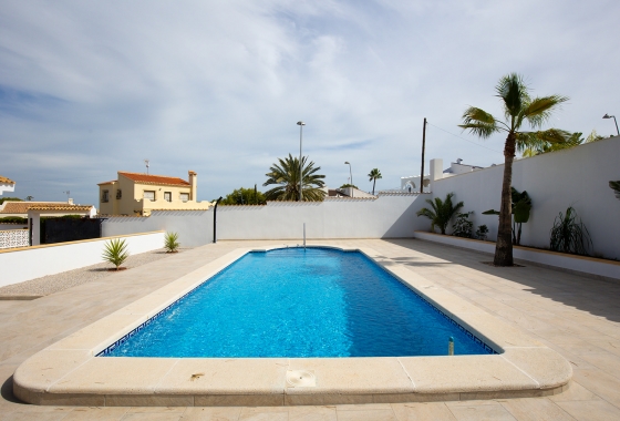 Reventa - Villa - Torrevieja - Los Balcones