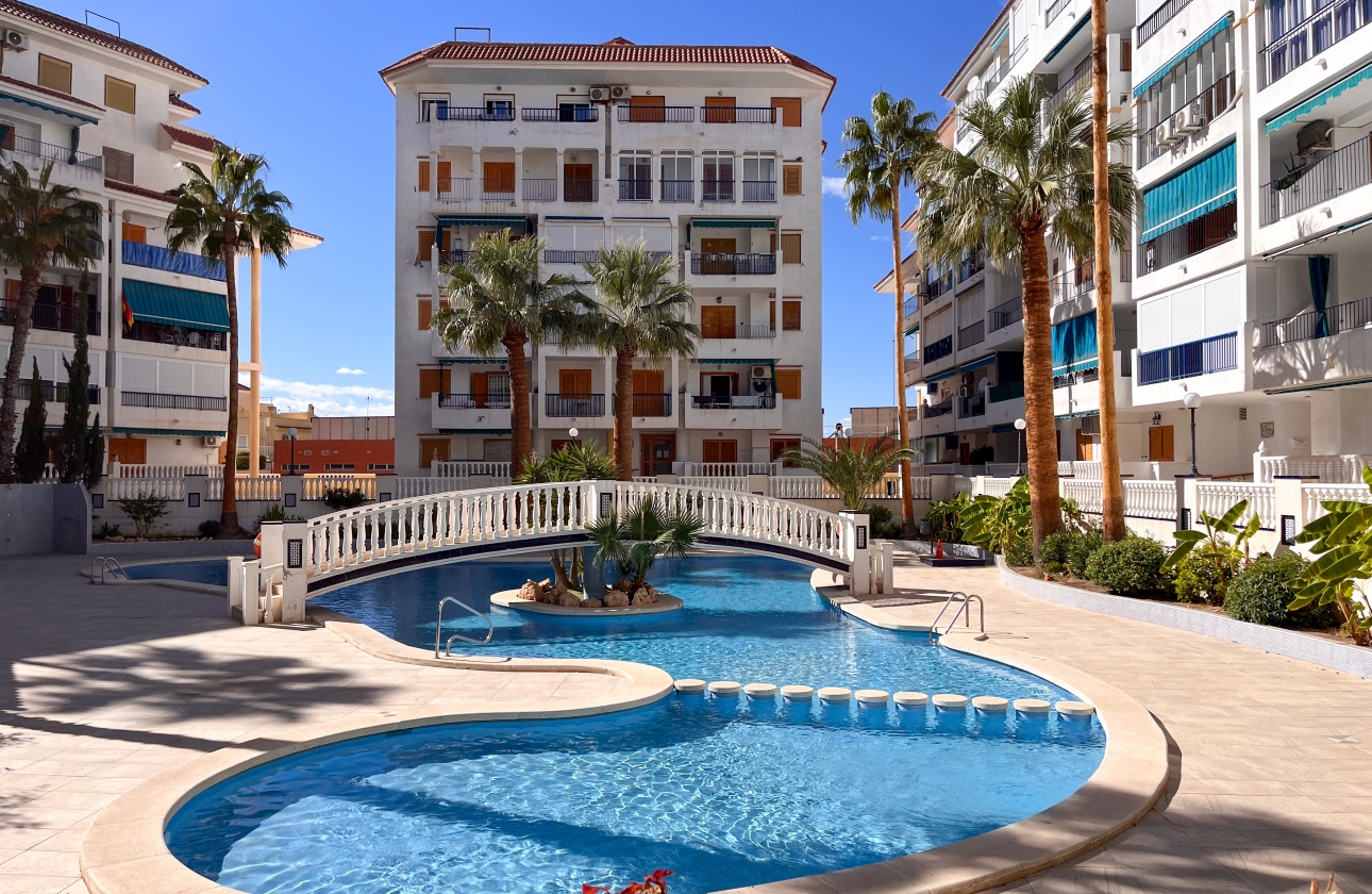 Resale - Apartment - Torrevieja - La Mata