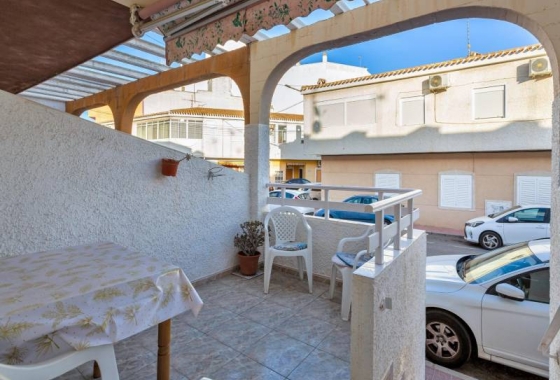 Resale - Townhouse - Torrevieja - Acequion