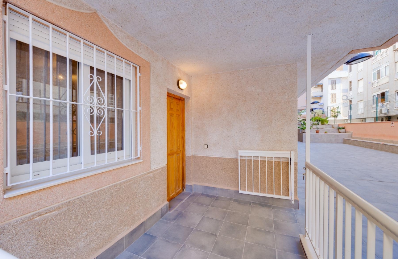 Rynek wtórny - Apartament - Torrevieja - Playa De Los Naufragos