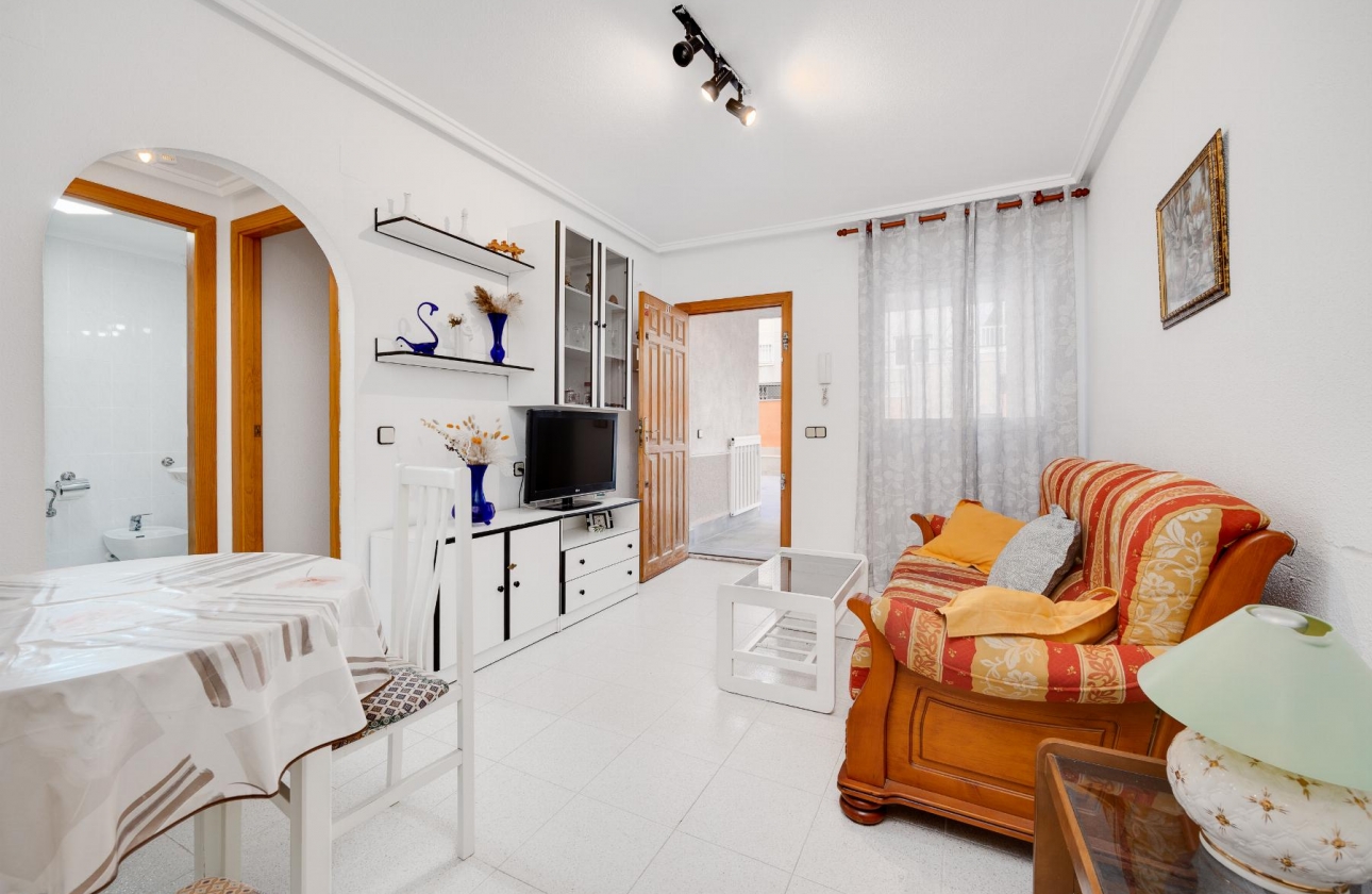 Resale - Apartment - Torrevieja - Playa De Los Naufragos