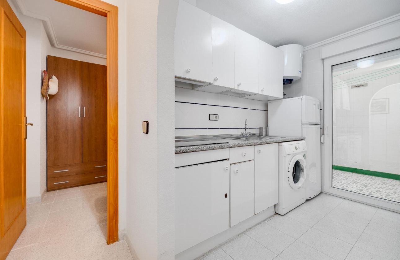 Rynek wtórny - Apartament - Torrevieja - Playa De Los Naufragos